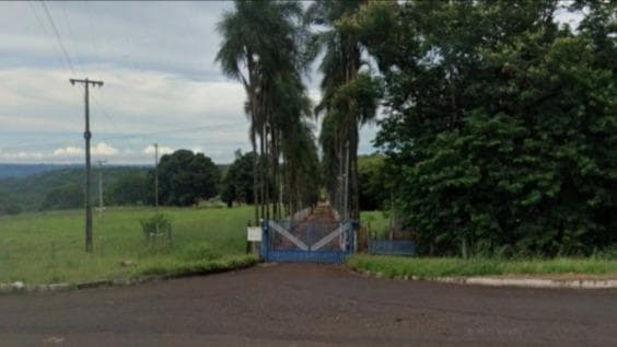 Fazenda c/ 133ha., "Faz. Cruzeiros", as margens da BR 050, Uberlândia/MG
