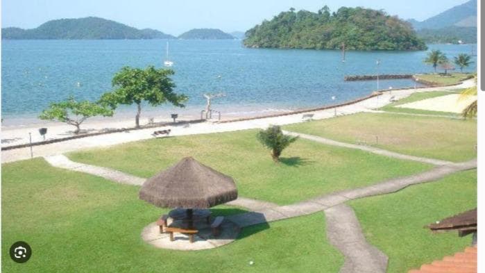 Área 2-C oriunda do desmembramento da Gleba 2 da área 20 do Loteamento "Porto Bracuí", ANGRA DOS REIS/RJ.