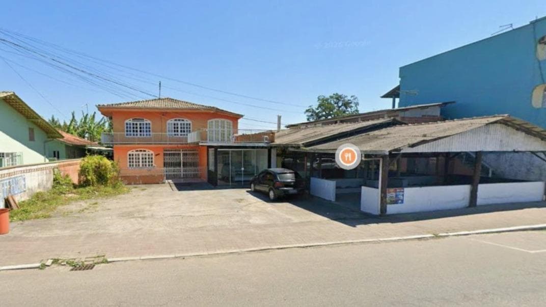 Terreno com duas construções (restaurante e residência), Avenida Doutor Nereu Ramos, nº 2.126, Bairro Rocio Grande, São Francisco do Sul/SC