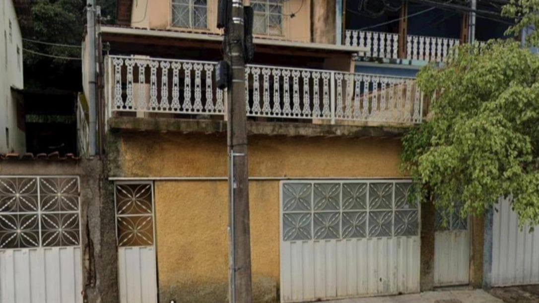 Casa, Rua Luiz Carlos Ribeiro, nº 305, Teixeira Dias, Belo Horizonte/MG. Área Total de 225 m² e Área Construída de 72,45 m².