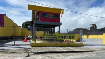 Prédio comercial, Rua Silvia Ferreira, s/no, no bairro de Piedade, na cidade do Jaboatão dos Guararapes/PE
