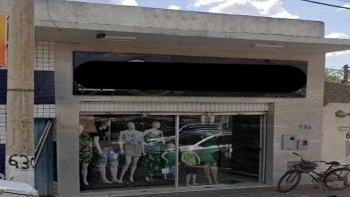 IMÓVEL COMERCIAL, NA AVENIDA MANOEL ATAIDE, Nº 626, BAIRRO SANTO ANTONIO, JANAUBA/MG.