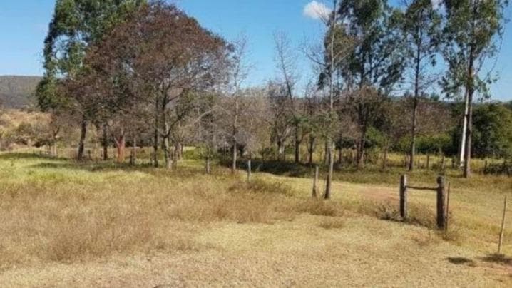 8,63,70 HECTARES DE TERRAS SITUADA NO LUGAR DENOMINADO JACUTINGA, TRÊS PONTAS/MG. TERRA NUA EM MATA, SEM BENFEITORIAS.