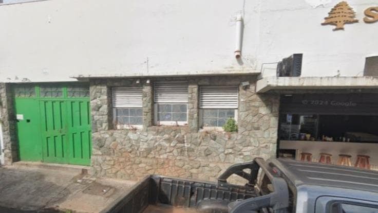 CASA E SEU RESPECTIVO TERRENO DE 260,40M², RESIDENCIAL, LOCALIZADO NA RUA SANTOS DUMONT, N° 336, CENTRO, UBERLÂNDIA/MG. 