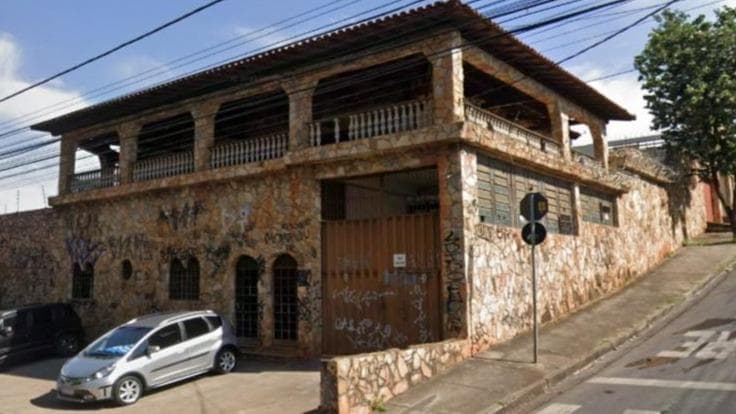 CASA, LOTE DE 536,45M² E SUA CONSTRUÇÃO.NA AV. OLINTO MEIRELES, 1220A, SANTA CRUZ, BELO HORIZONTE/MG. 