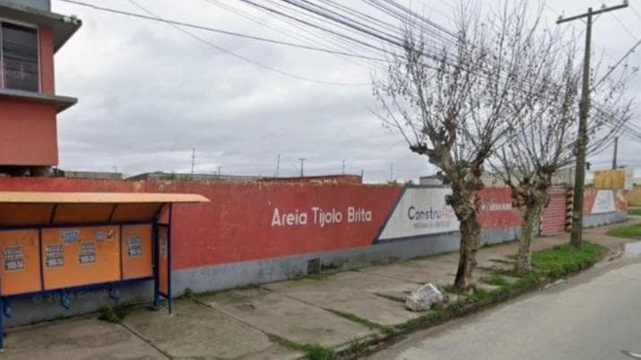 IMÓVEL NA RUA SATURNINO DE BRITO, MEDINDO 33,00M X 30,00M, RIO GRANDE/RS. 