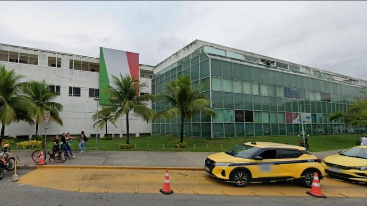 Direitos compromissários de 1/3 de uma loja 130-A, localizada na Av. Alfredo Baltazar da Silveira, nº 580, Shopping Barra Wold, Recreio dos Bandeirantes, RIO DE JANEIRO/RJ