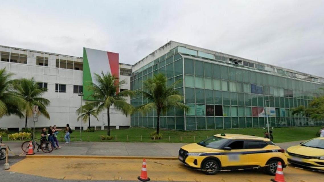 DIREITOS COMPROMISSÁRIOS DA LOJA 129-A, SETOR INGLATERRA, PRIMEIRO PISO, LOCALIZADO NO BARRA WORLD SHOPPING, SITUADO NA AVENIDA ALFREDO BALTHAZAR DA SILVEIRA, 580, RECREIO DOS BANDEIRANTES, RIO DE JANEIRO/RJ.