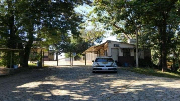 IMÓVEL INDUSTRIAL, TERRENO COM ÁREA DE 386.829,92M² E DIVERSAS EDIFICAÇÕES/BENFEITORIAS, À RODOVIA PRESIDENTE DUTRA, 190, FRENTE PARA ESTRADA DO RIACHÃO, PARQUE SANTIAGO, QUEIMADOS/RJ.  — foto 1 de 2