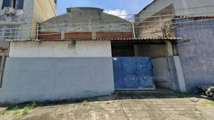 GALPÃO NA RUA DIAS RAPOSO, N. 33, RAMOS, RIO DE JANEIRO/RJ, COM ÁREA DE APROXIMADAMENTE DE 230M².