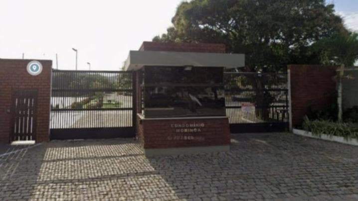 DOMÍNIO ÚTIL DO LOTE Nº 11 DA QUADRA I, COM ÁREA DE 1.477,19M² ONDE FOI EDIFICADA A CASA Nº 111, DO LOTEAMENTO CONDOMÍNIO MORINGÁ, NA VENIDA ASSUNÇÃO, SÃO BENTO, CABO FRIO/RJ. 