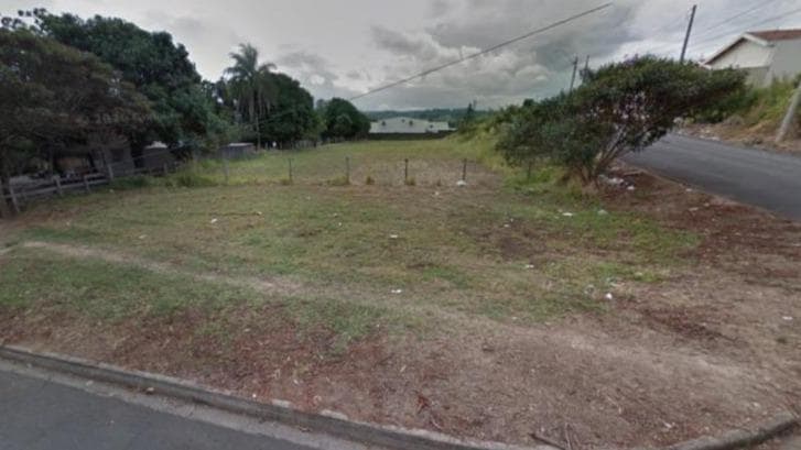 LOTE DE TERRENO Nº 05, DA QUADRA A, COM ÁREA DE 275,00M², DO LOTEAMENTO JARDIM BARONEZA DE MOTTA PAES, NA RUA BENEDITO FORNI, ESPIRITO SANTO DO PINHAL/SP.  — foto 1 de 2