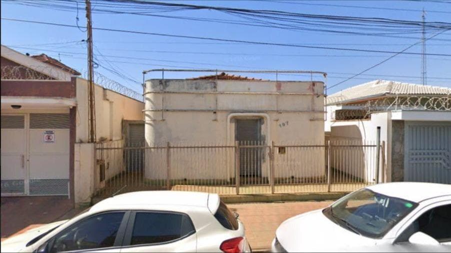 CASA, construído de tijolos e coberto de telha,com frente a Rua Aurea dos Reis Felício, 193, Portal/SP