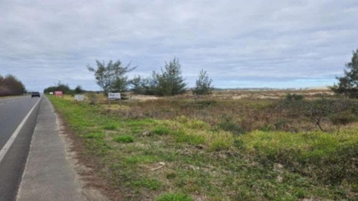 LOTE DE TERRENO, COM ÁREA DE 360M², N. 14, DA QUADRA II, DO LOTEAMENTO PORTAL DO FAROL, NO FAROL DE SANTA MARTA, EM LAGUNA/SC